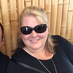 Meet your Posher, Jeanine